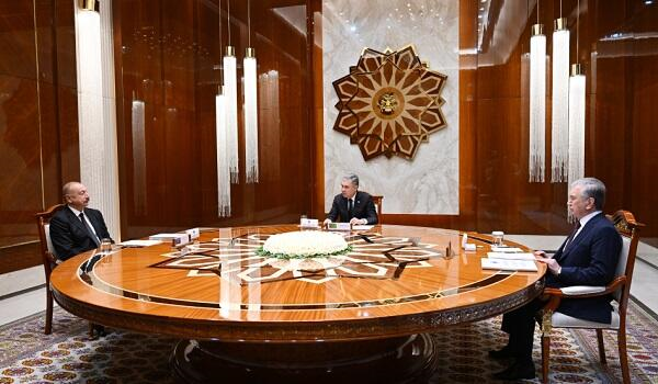 Üç türk ölkəsi liderlərinin görüşü oldu